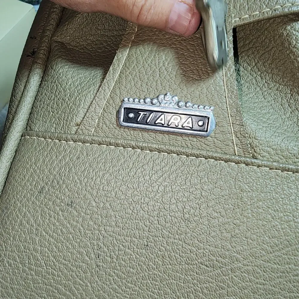 VINTAGE AMERICAN TOURISTER XL CARRYON LUGGAGE BAG